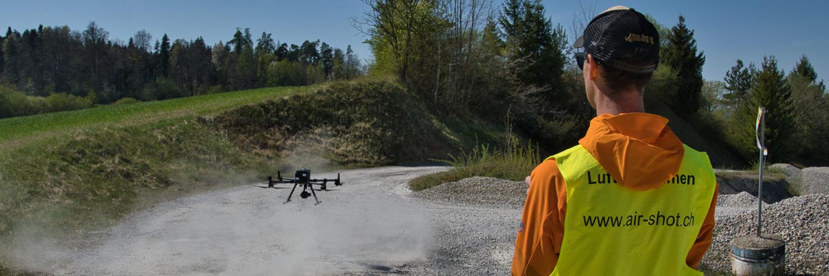 Drohnenkurse beim D-TCS (Drone Training Center Switzerland) - Ausbildungszentrum für Drohnenberufe
